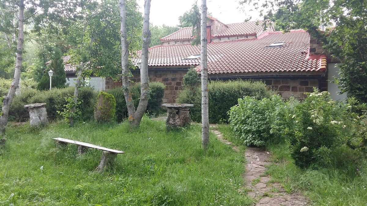 Valberzoso Cottage | Mandala Garden - Rural House "Los Otoños" - Montaña Palentina