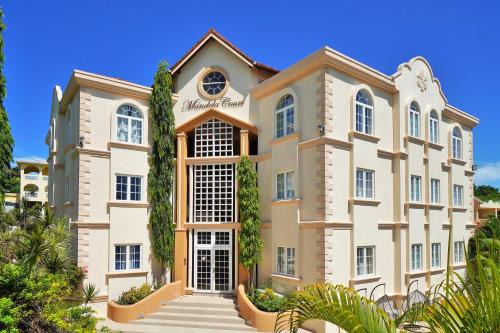 Lance aux Epines Apartment | Mandela Court Suites Grenada