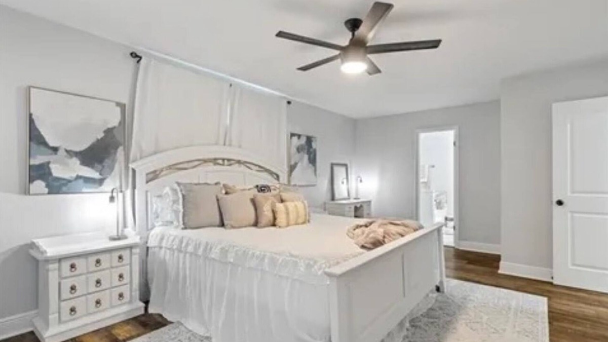 Mandeville House | MANDEVILLE BEAUTY CLOSE TO CAUSEWAY