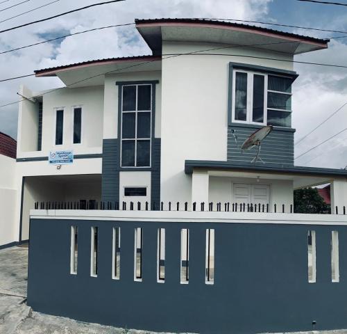 Bukittinggi House | Mandi Angin "Syariah" Homestay