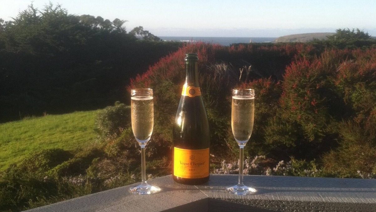 Bodega Bay House | Mandolin Wind - Private retreat with filtered ocean view and hot tub