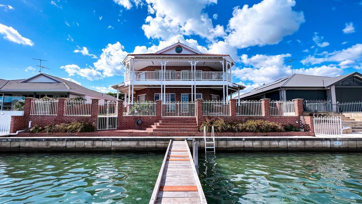 Halls Head House | Mandurah Canal Front Luxury Living