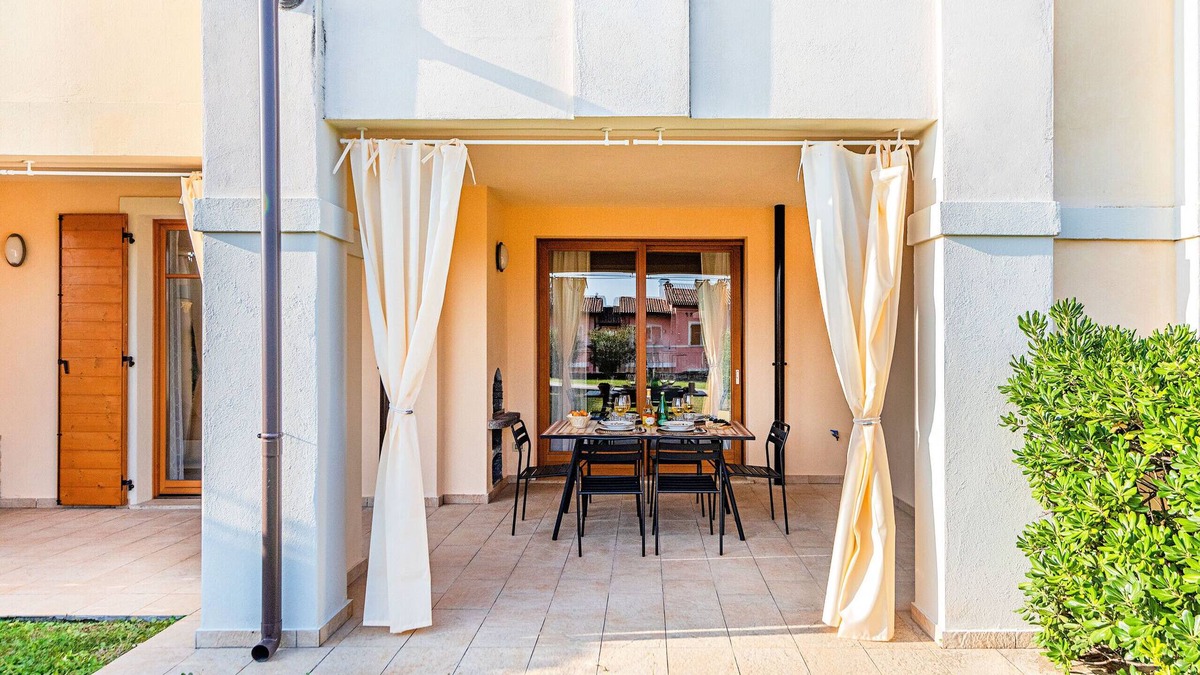 Solarolo Apartment | Manerba Resort C2 by Wonderful Italy