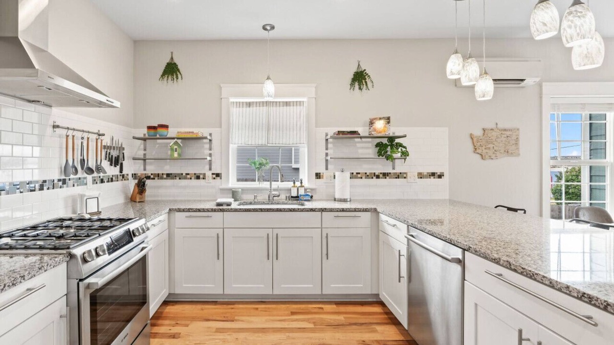 Bremerton House | Manette Cottage Oasis - Close to Downtown!