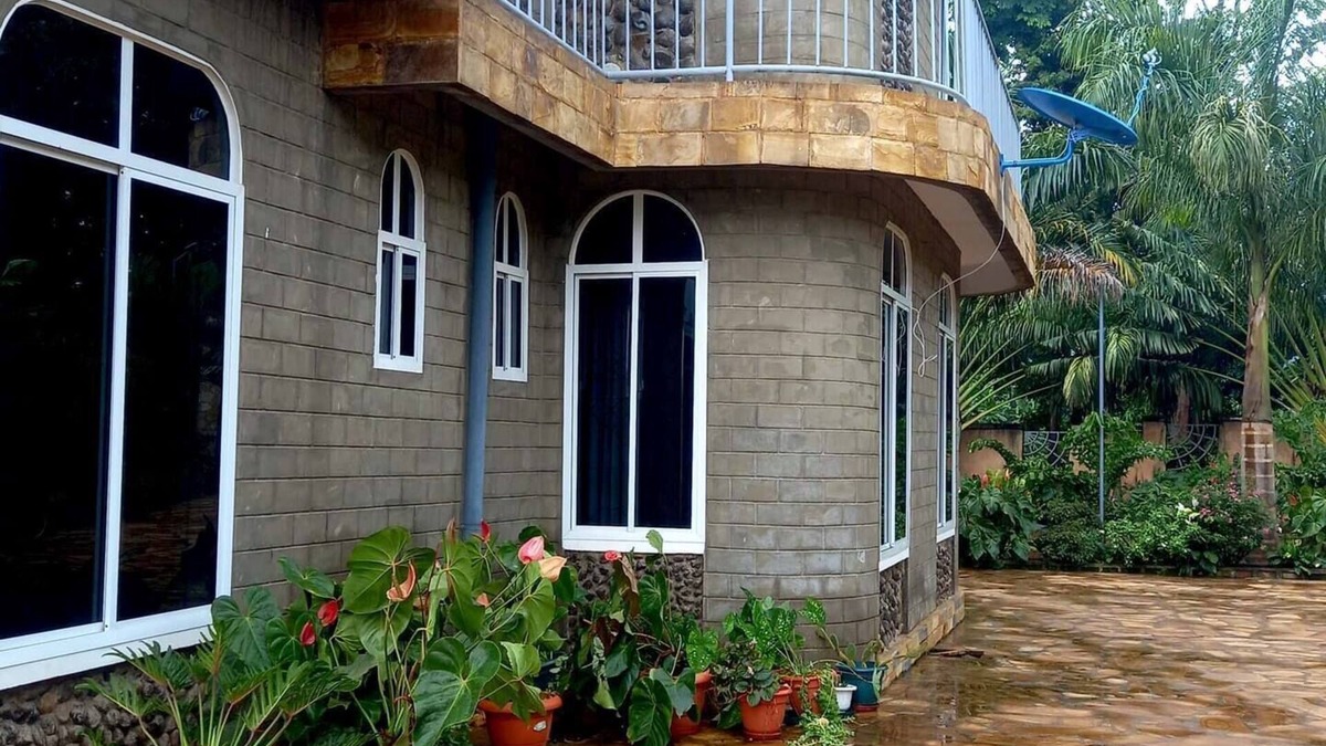 Moshi House | Mangia Housenn