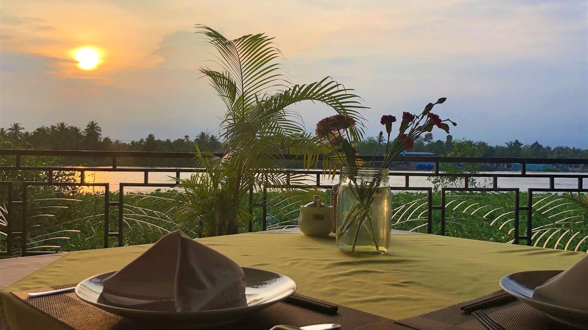 Giong Trom Hotel | Mango Home Riverside