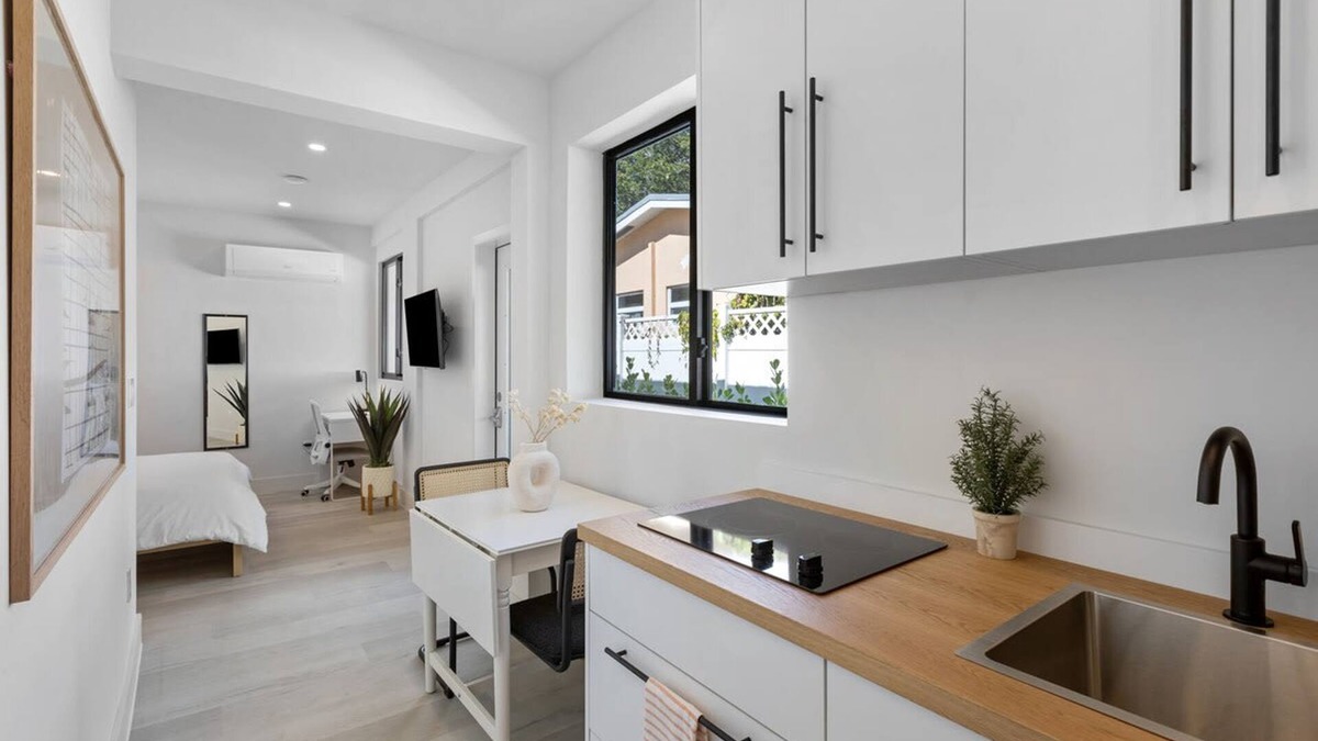 Melaleuca Gardens Apartment | Mango House Dania Beach
