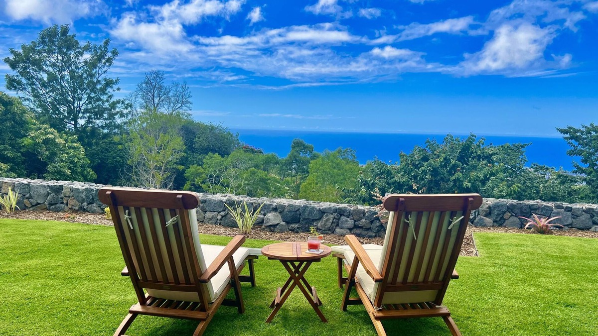 Kailua-Kona Bed & Breakfast | Mango Sunset Bed and Breakfast