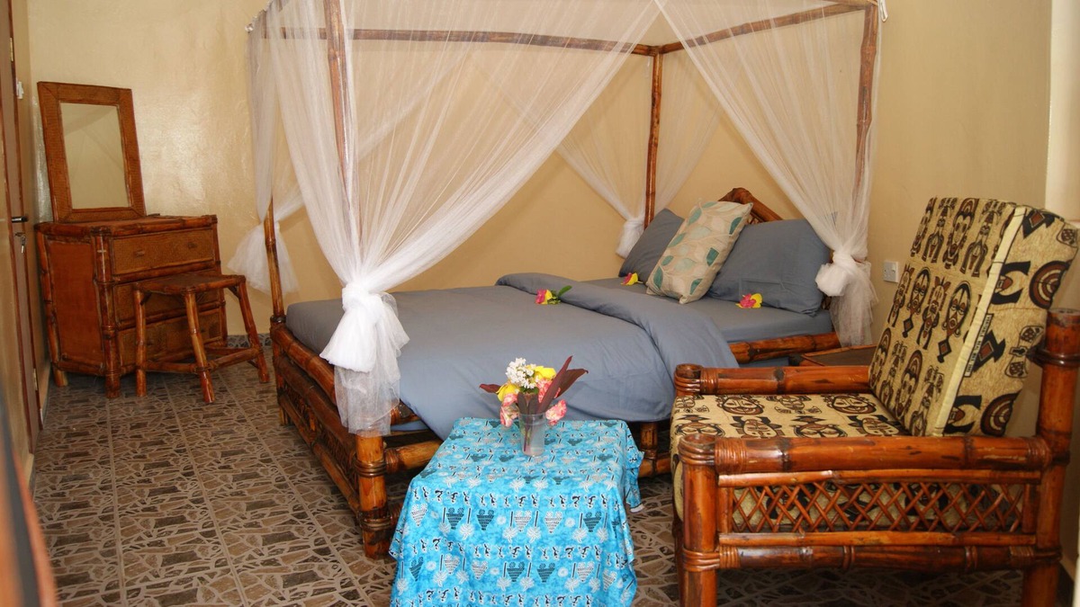 Kololi Cabin | MANGO VILLAGE - A REAL TASTE OF AFRICA UNDER THE MANGO TREES