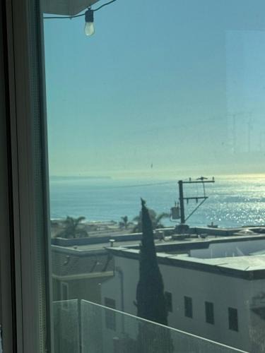 Gas Lamp Section Apartment | Manhattan Beach Oasis