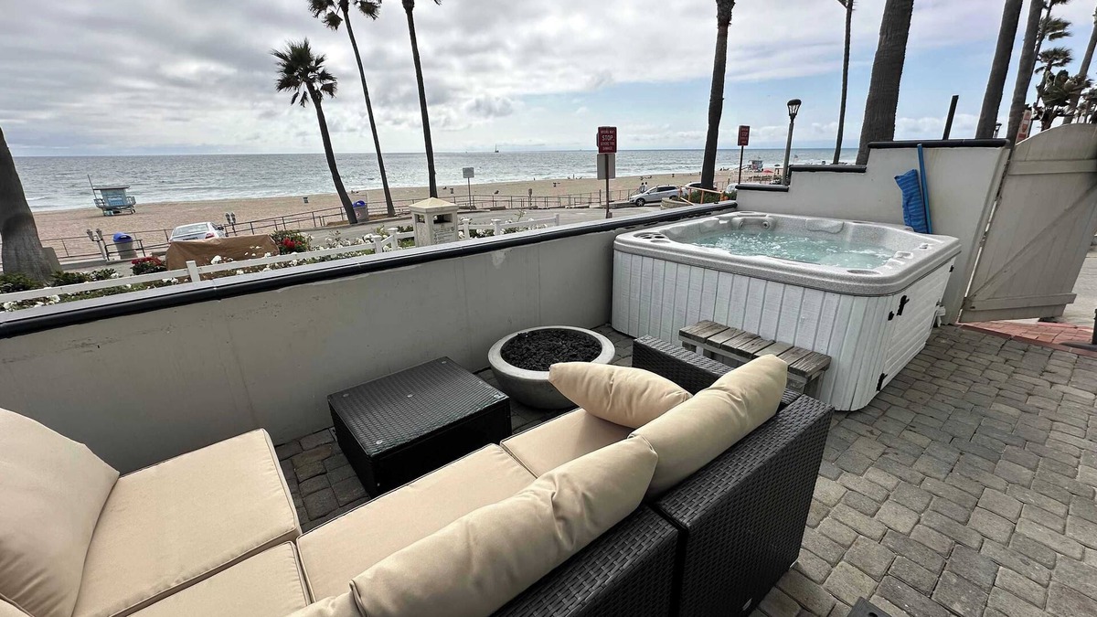 El Porto Apartment | Manhattan Beach Beachfront On The Strand