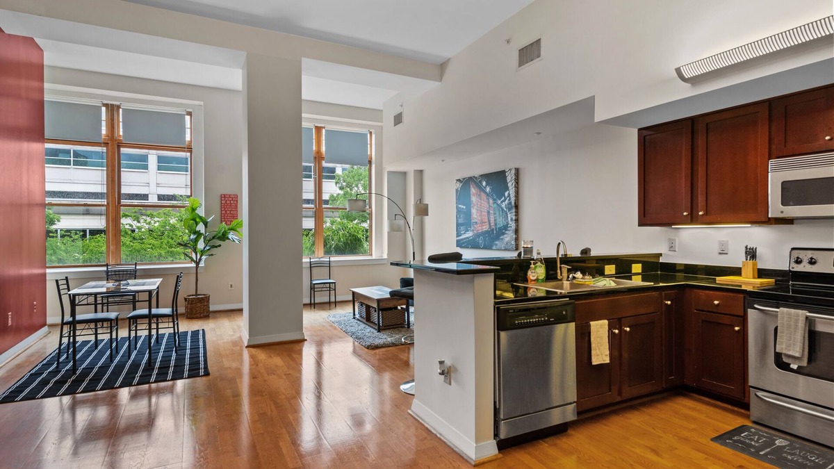 Downtown Condo | Manhattan Style Condo in Downtown Norfolk