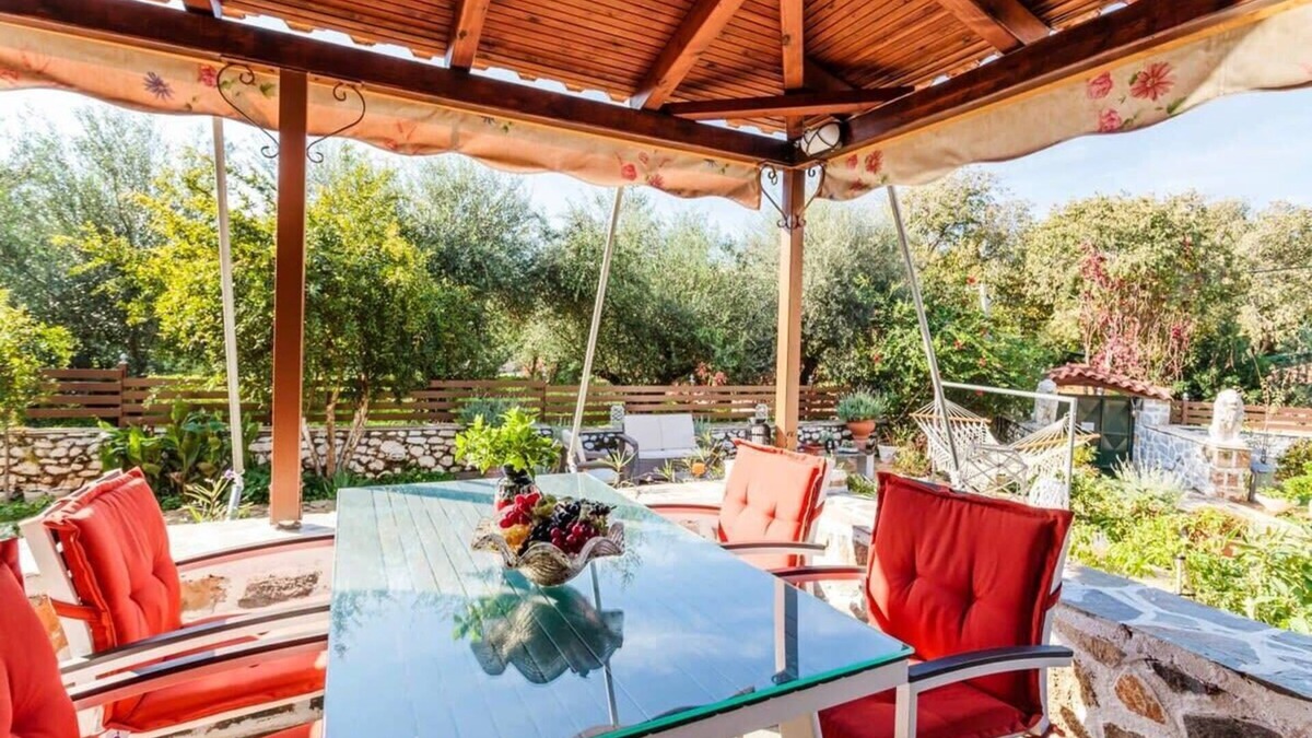 Lefktron House | Mani's Garden Paradise - Elia Secluded Retreat
