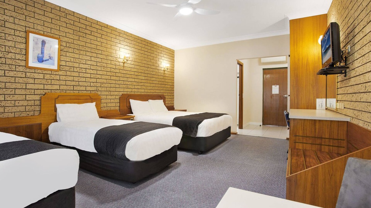 Camperdown Hotel | Manifold Motor Inn