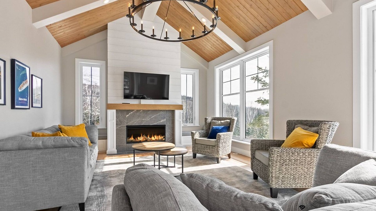 Baie-St-Paul Ski Chalet | Manivole - Luxueux Chalet 4 Chambres à Coucher Avec Magnifique VUE SUR LE Fleuve