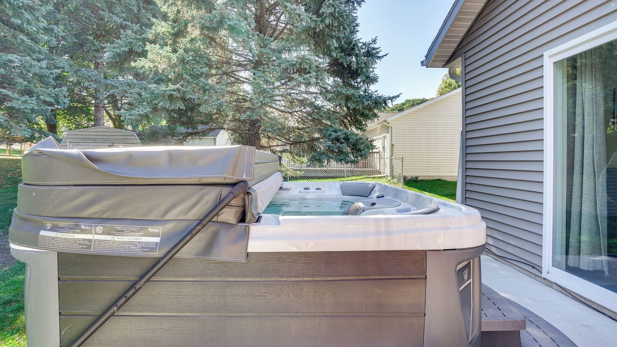 Mankato Cottage | Mankato Getaway w/Game Room & Salt Water Hot Tub!