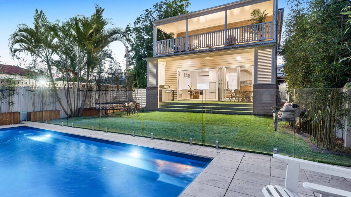 Manly House | Manly Oasis, 5bd, 3 King bd,Pool