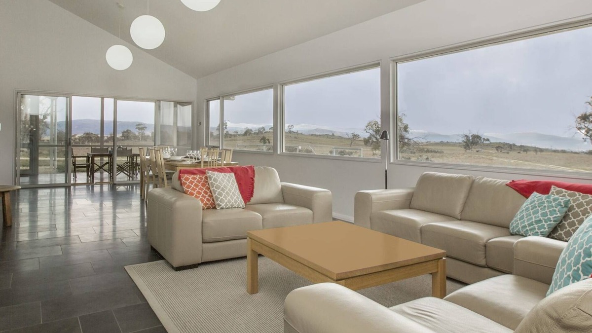 Jindabyne House | Manna Tree Farm - Modern 3BR House on 100 Acres l Mountain Views l WiFi l BBQ l Wo