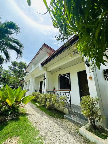 Looc Hotel | Mannah Garden Staycation House - Panglao, Bohol