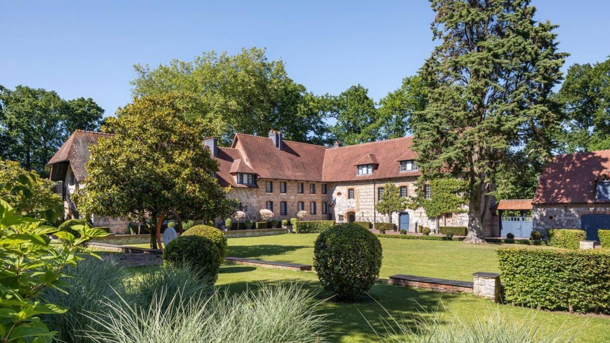 Varengeville-sur-Mer Villa | Manoir Des Falaises - Four Bedroom Villa, Sleeps 8