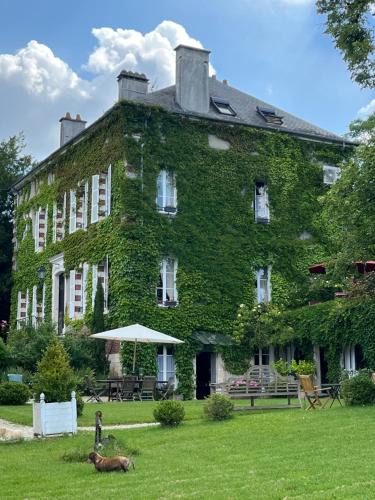 Taingy House | Manoir de La Croix Saint Louis "Luxury Guest House"