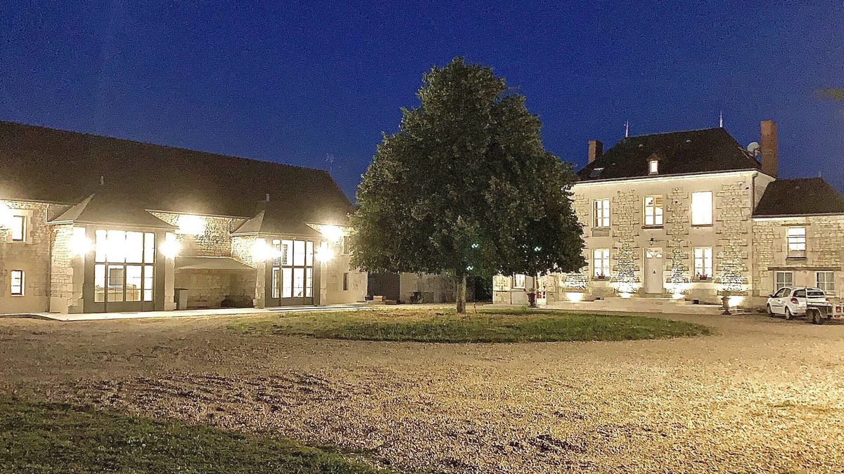 Sepmes House | Manoir de La Retardière ideal for seclusion