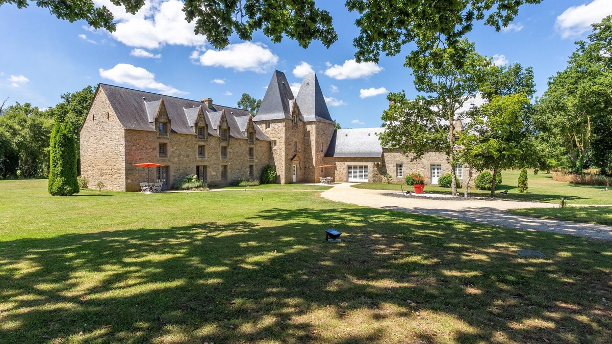 Combourg Other | Manoir de Pléac: spend a holiday in the heart of Romantic Brittany.