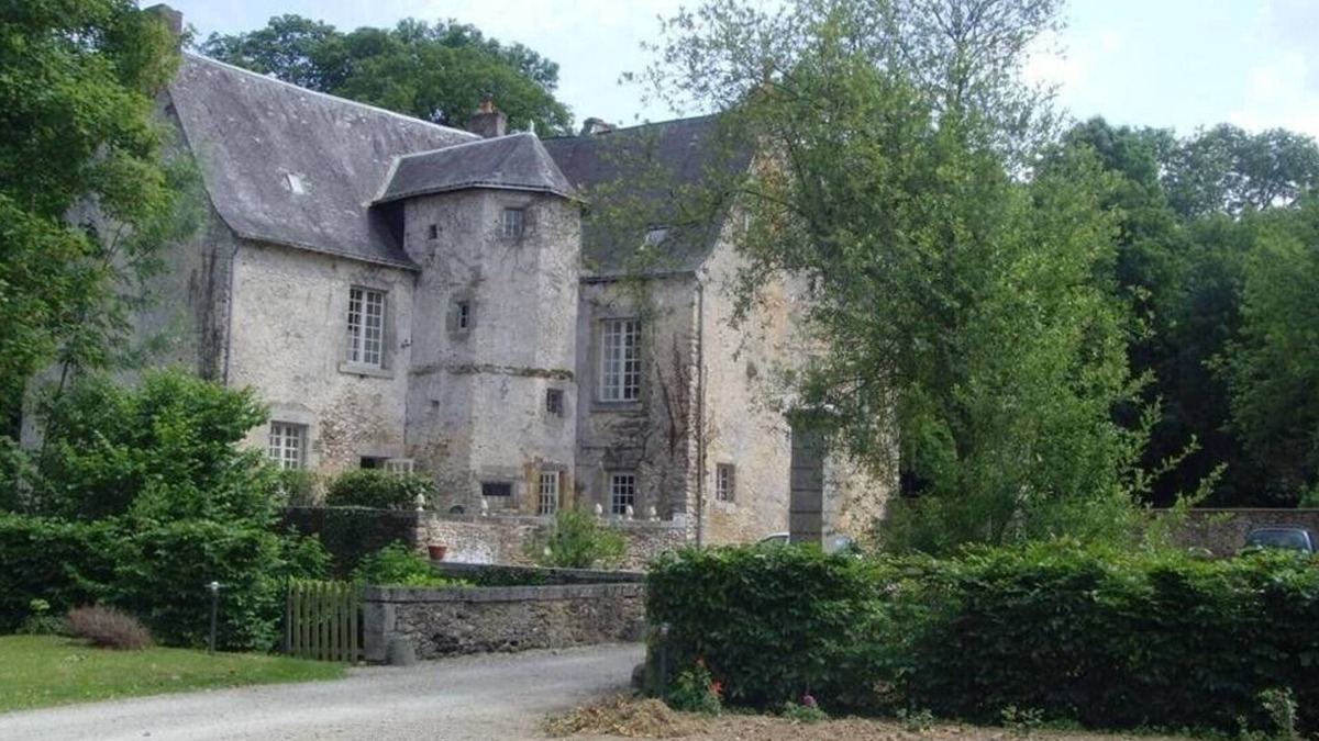 Laval House | Manoir de Rouessé