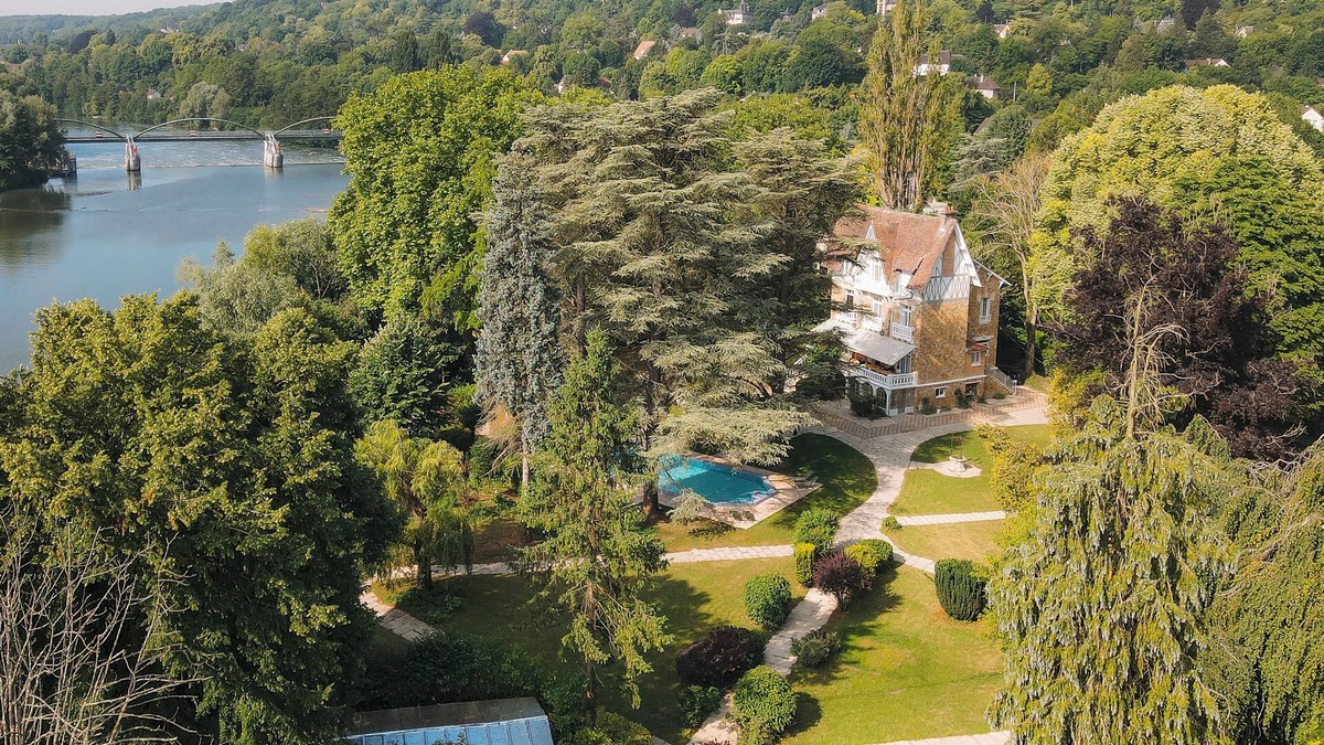 Parmain House | Manoir des 3 cèdres - 35 minutes paris - Swimming pool - SPA - Tennis - 23 people