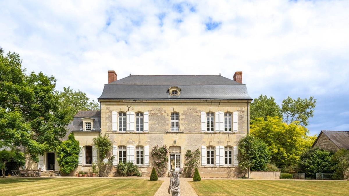 Allonnes Villa | Manoir Des Arts - Five Bedroom Villa, Sleeps 10