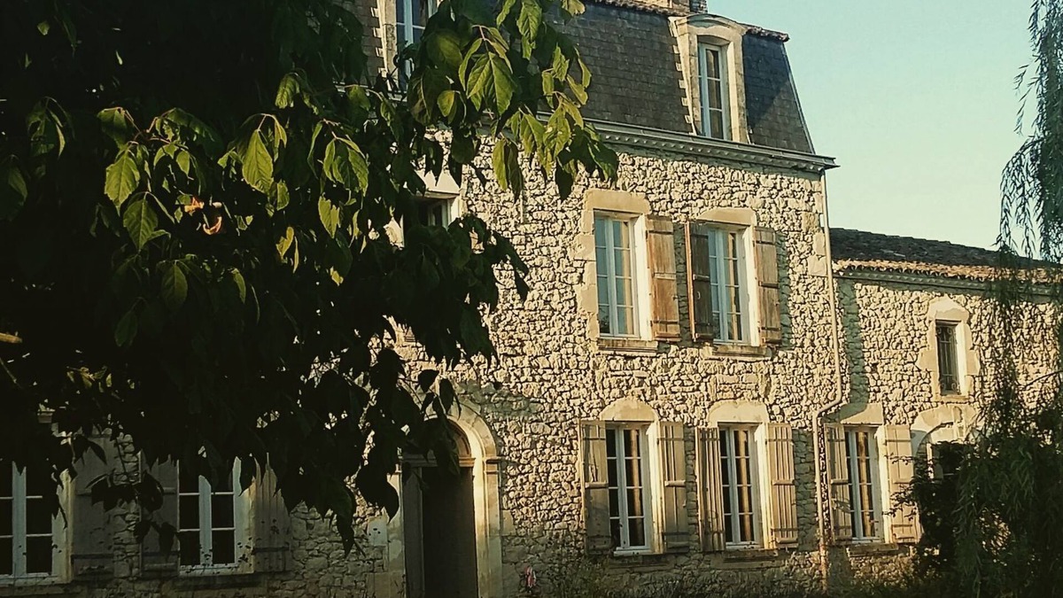 Saint-Ferme House | Manoir des Vites, stunning country house set amongst the vineyards of Bordeaux