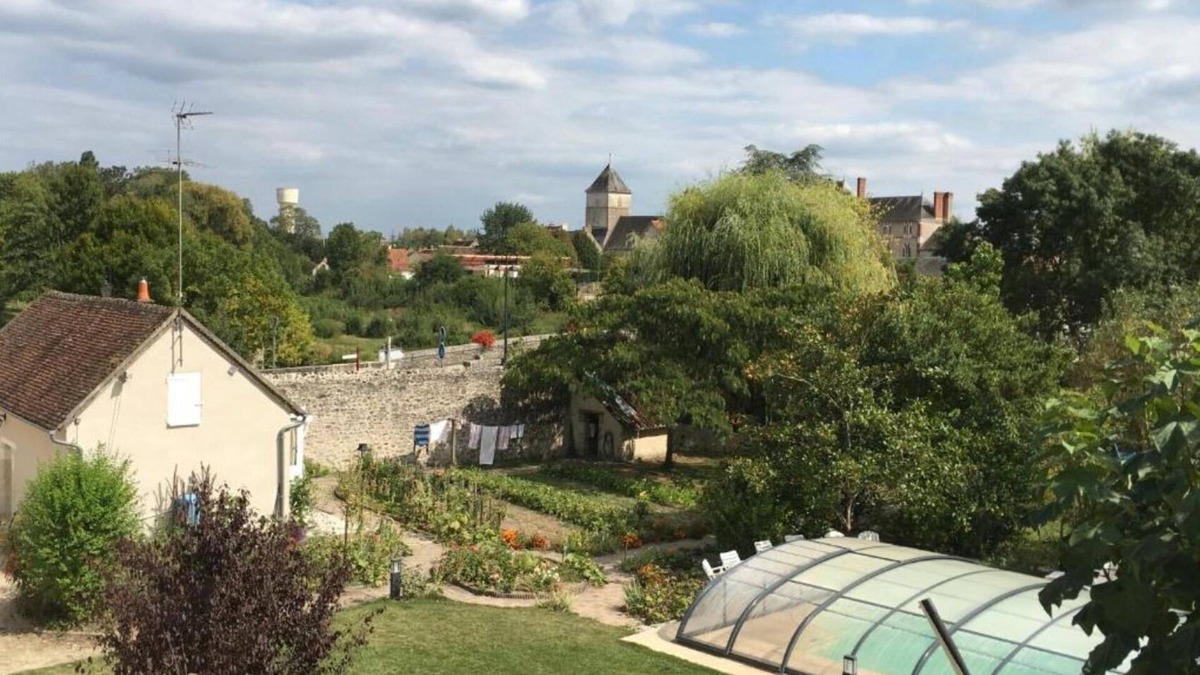 Huisseau-sur-Cosson House | Manoir le Bout du Pont - 5 BED AND BREAKFAST