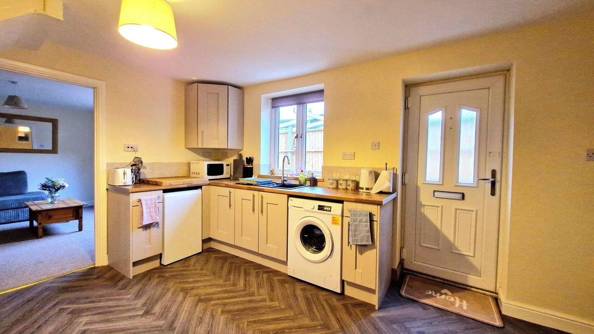 Hawbridge House | Manor Cottage Barn. Near the beautiful city of Worcester and Malvern.