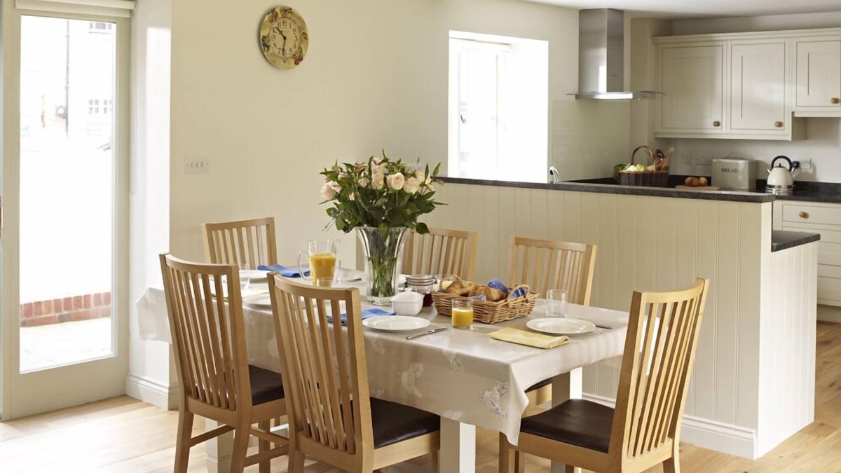 Thatcham Cottage | Manor Farm Courtyard Cottages