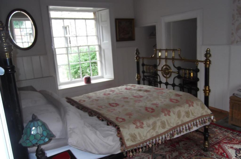 Shepton Mallet House | Manor House Annex - Sleeps up to 6 People