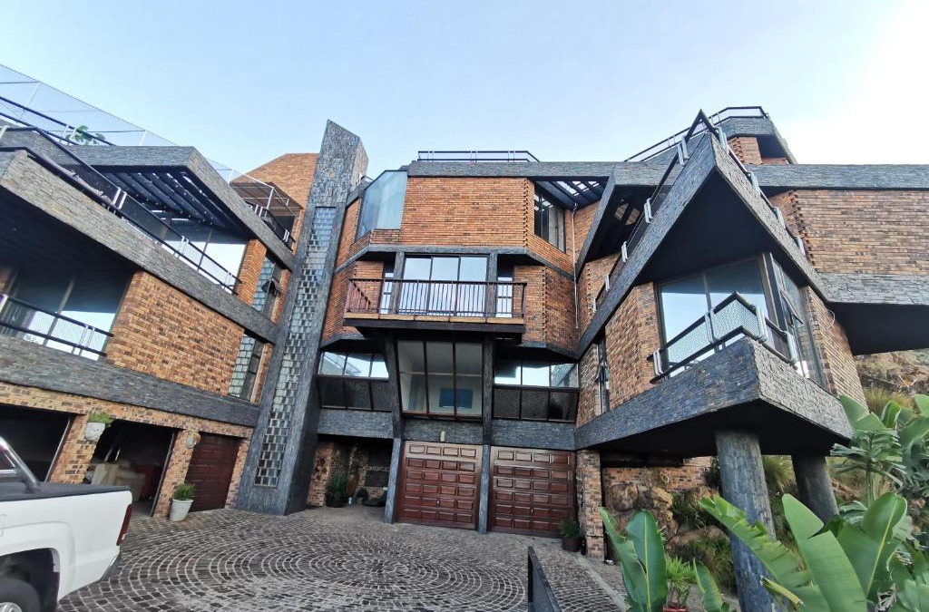 Krugersdorp House | Manor on the Hill