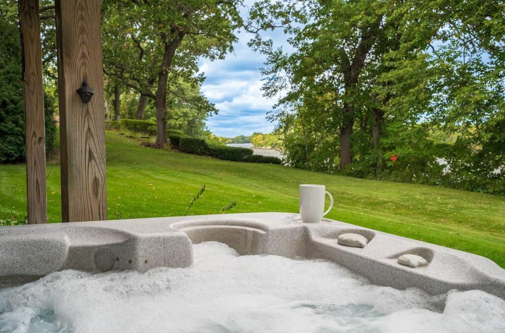 Champlin House | Manor on the River/Hot Tub/Pontoon/Jet Ski