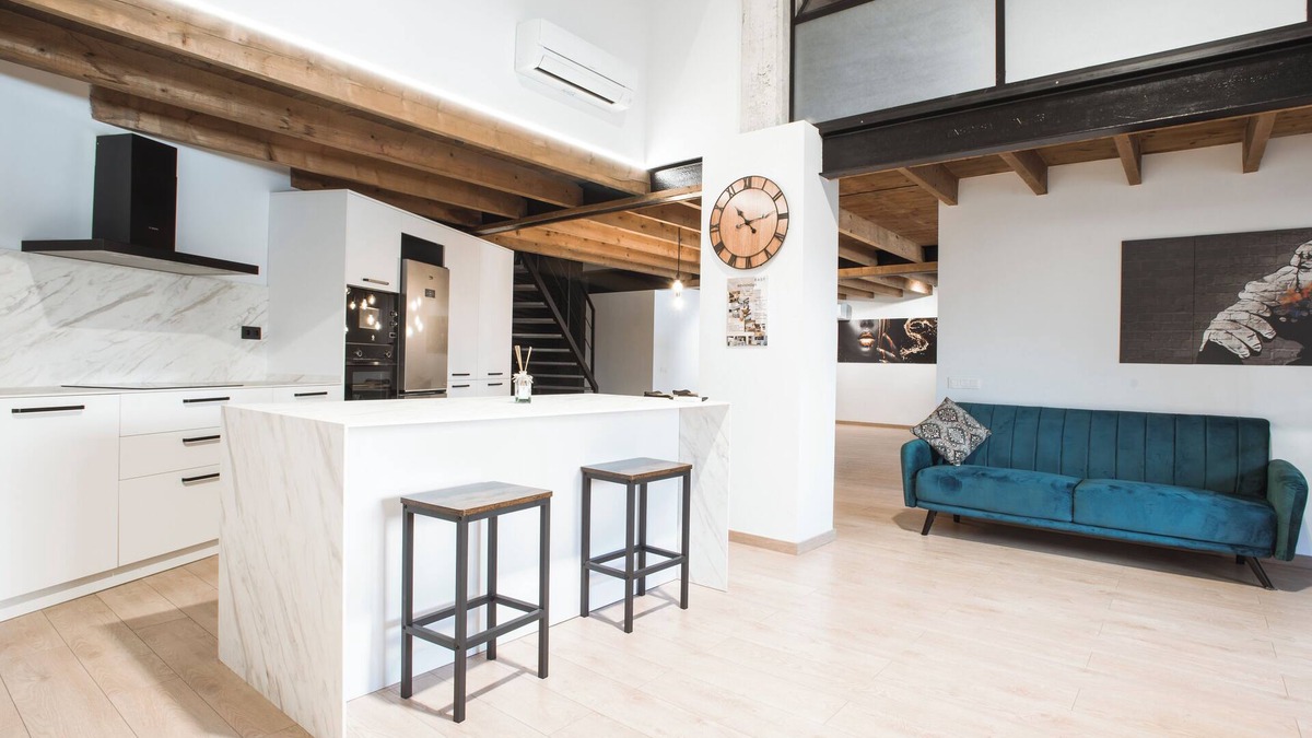 Passeig i Rodalia Apartment | Manresa industrial home