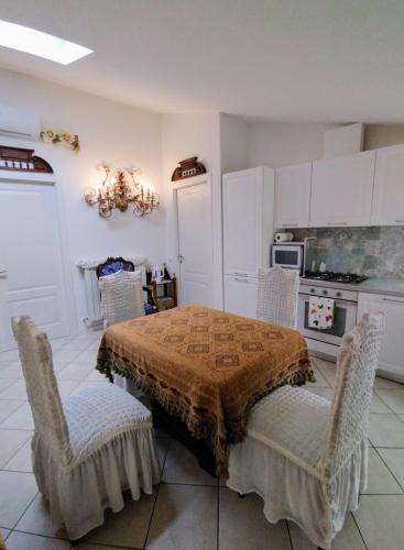 Villongo Apartment | Mansarda di Masha