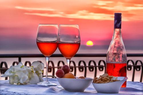 San Marco d'Alunzio Apartment | Mansarda sopra il mare