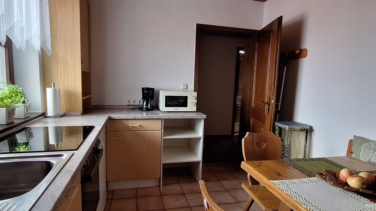 Laufen Apartment | Mansarden-wohnung 38m² mit Bergblick, bis 4 Personen, 2 Balkone
