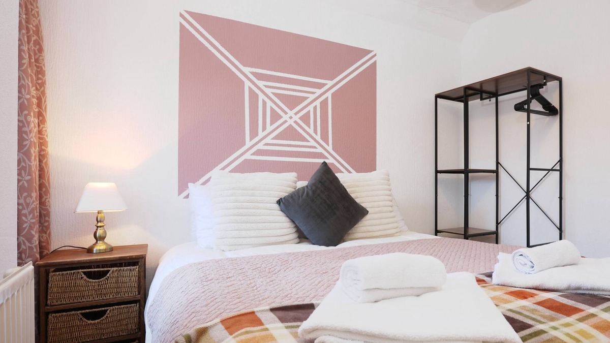 Riverside House | Mansfield House, Close to Principality