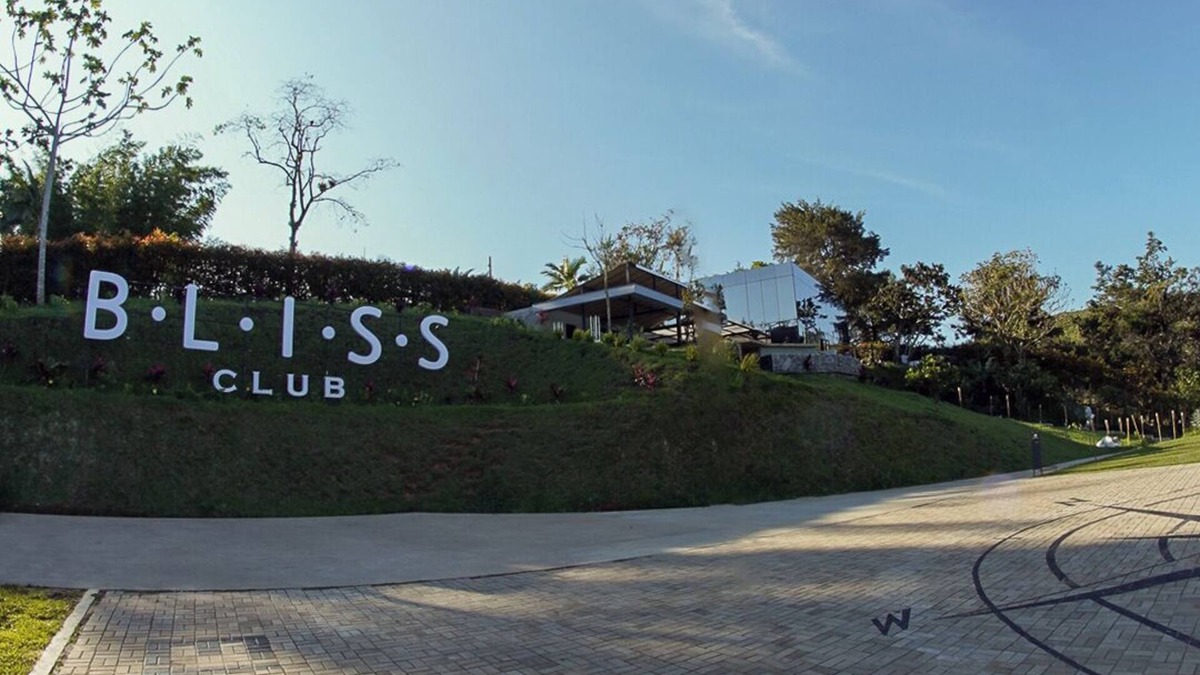 El Penol House | Mansión de Lujo en el Peñol con Vista Exclusiva a la Piedra y Acceso al Embalse