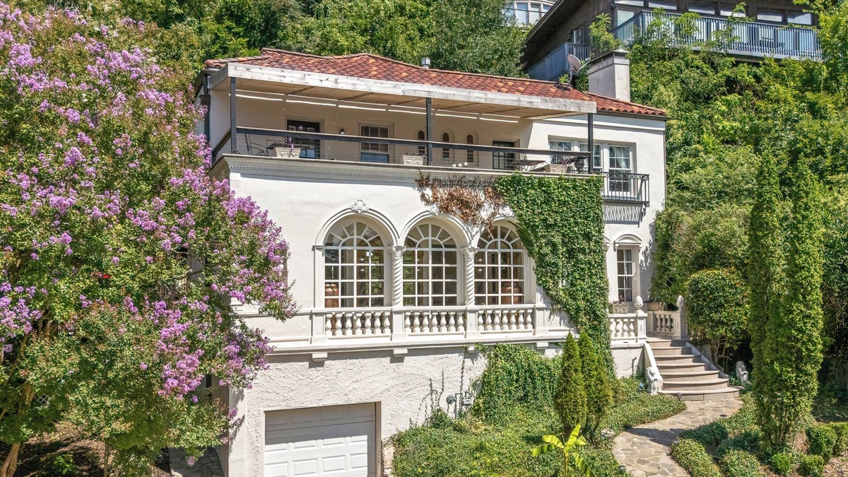 Redmont Park House | Mansion City View on Highland