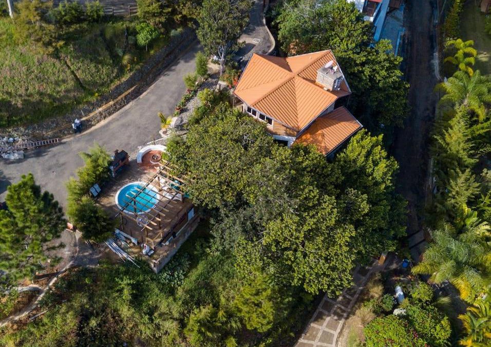 Jarabacoa Villa | Mansion Dubai-Mountain-Jacuzzi-4BR-Jamaca De Dios