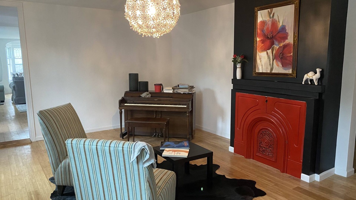 Westtown House | Mansion house with a pool and tennis in 5000 sqft