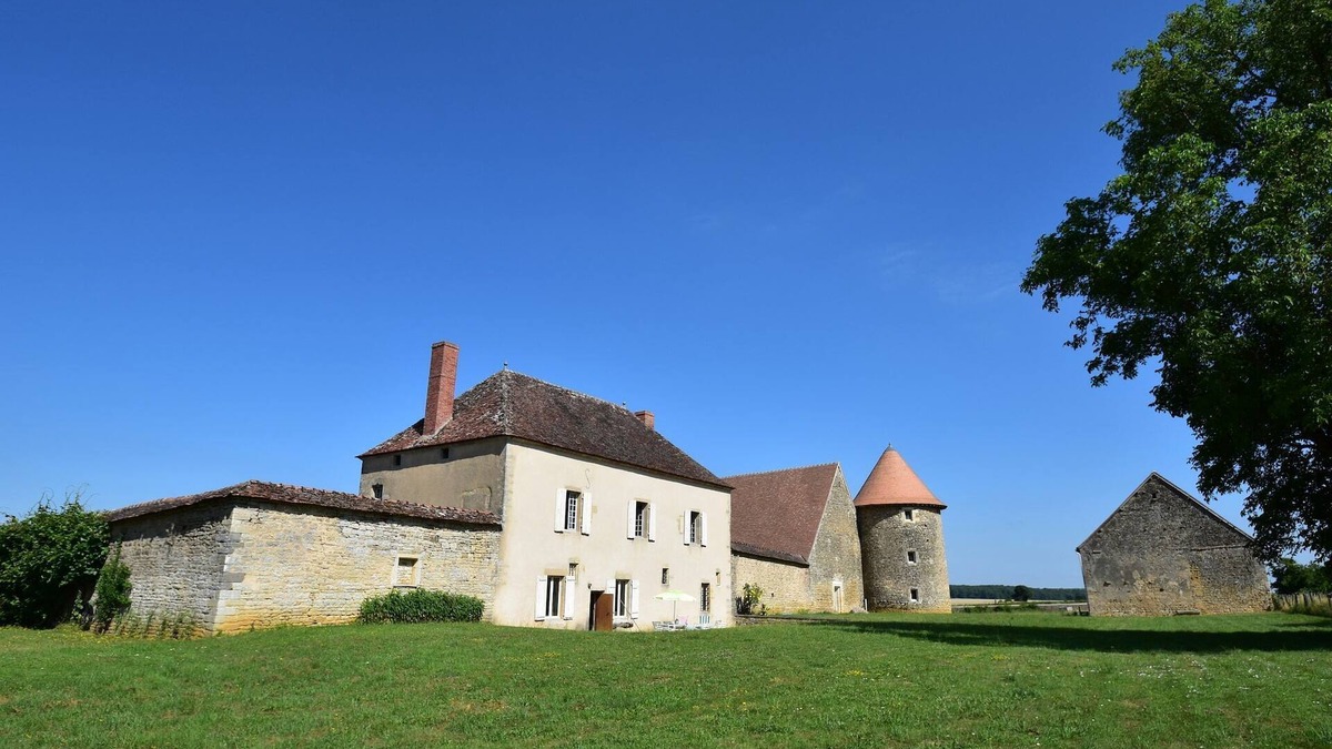 Moussy Villa | Mansion in Burgundy near Morvan Natural Park