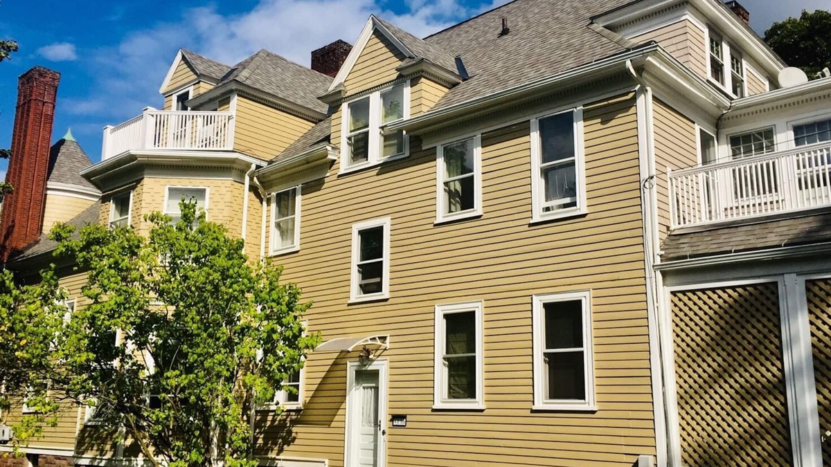 Corning Apartment | Mansion Suite, Peaceful Retreat, Experience Historic Charm in Spacious Comfort!
