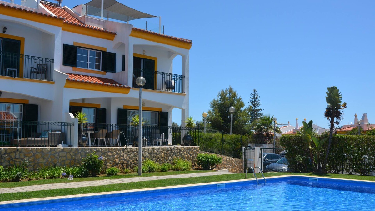 Carvoeiro House | Mansion with sea view at the edge of town and beach