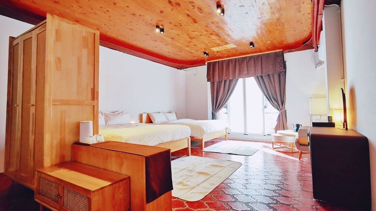 West District Bed & Breakfast | Mansion122